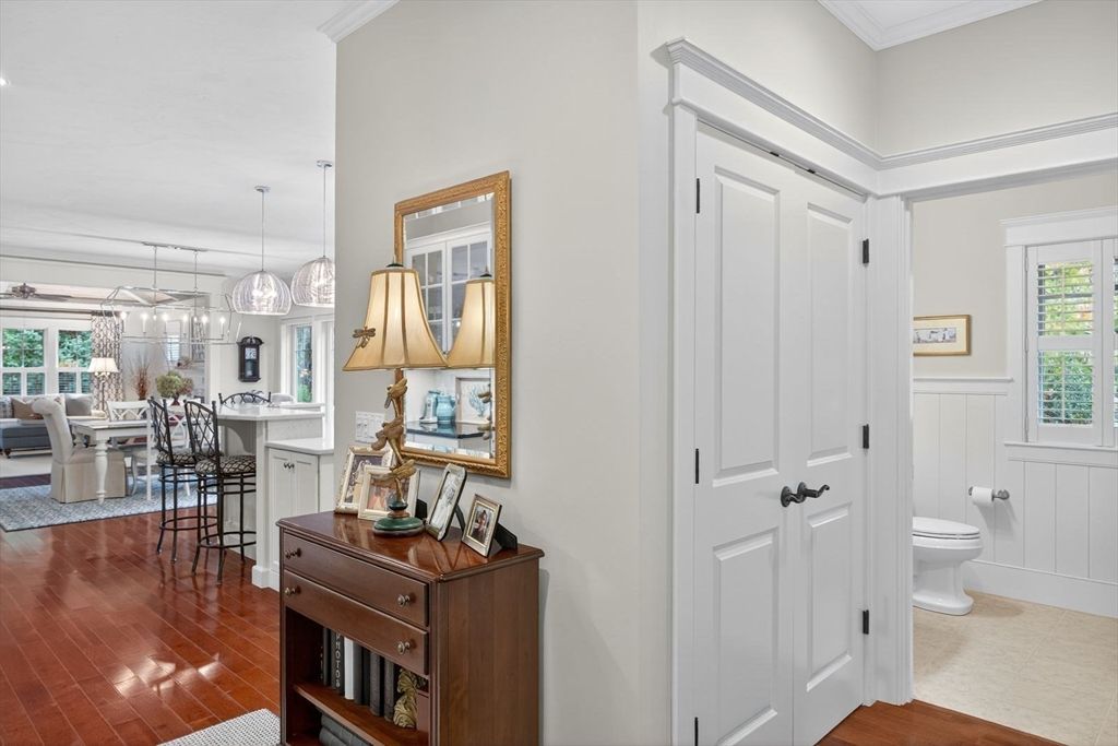 Bathroom, Dining room, Interior, Pendant Lights, Wood Texture Flooring