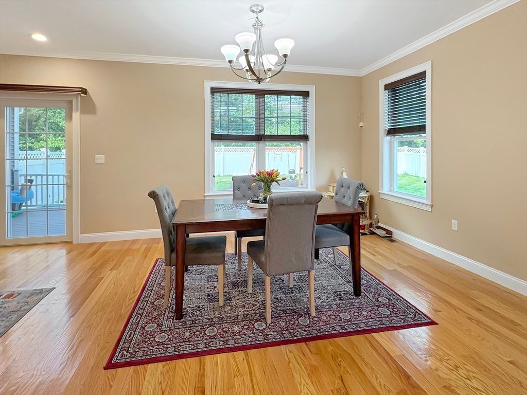 Chandelier, Dining room, Interior, Recessed Lighting, Wood Texture Flooring