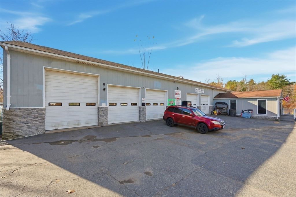 Detached Garage, Exterior