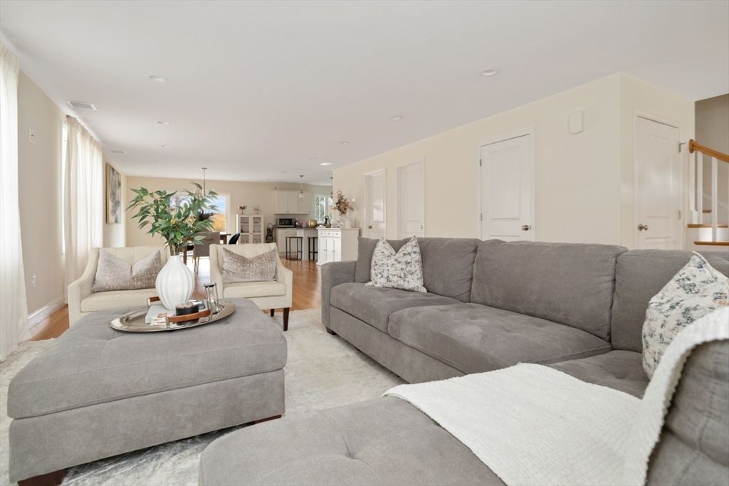 Interior, Kitchen, Living room, Recessed Lighting, Wood Texture Flooring