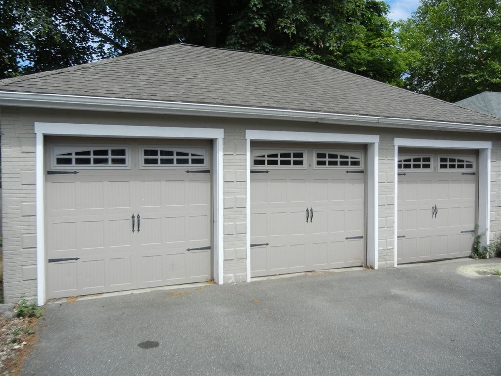 Detached Garage, Exterior