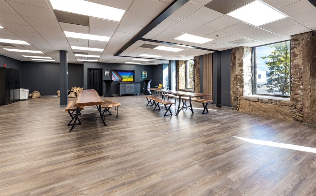 Dining room, Interior, Recessed Lighting, Wood Texture Flooring
