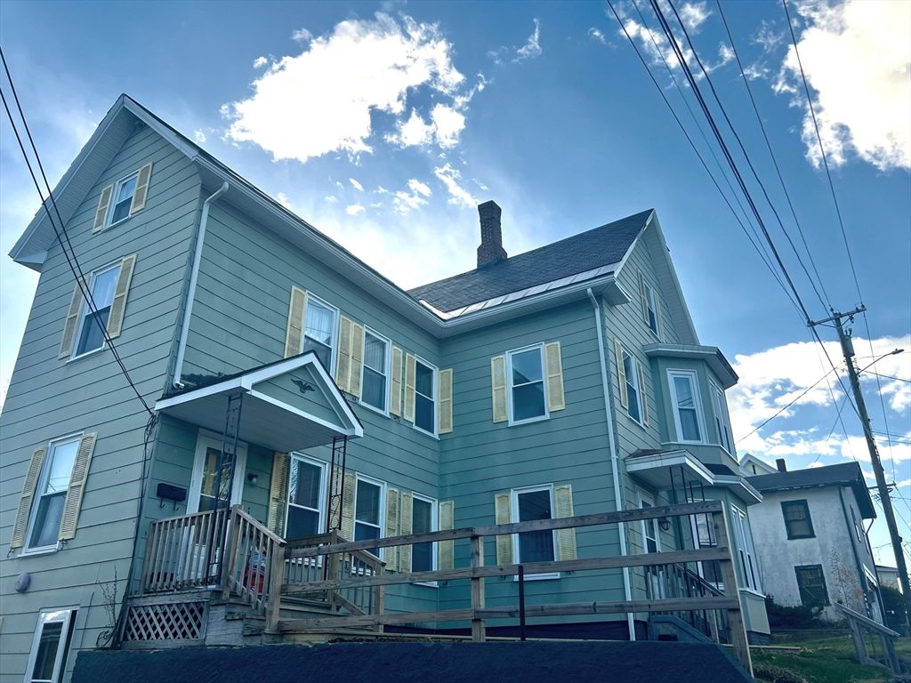 Exterior, Facade, Queen Anne Victorian