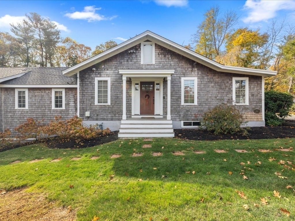 Exterior, Facade, Brick Traditional