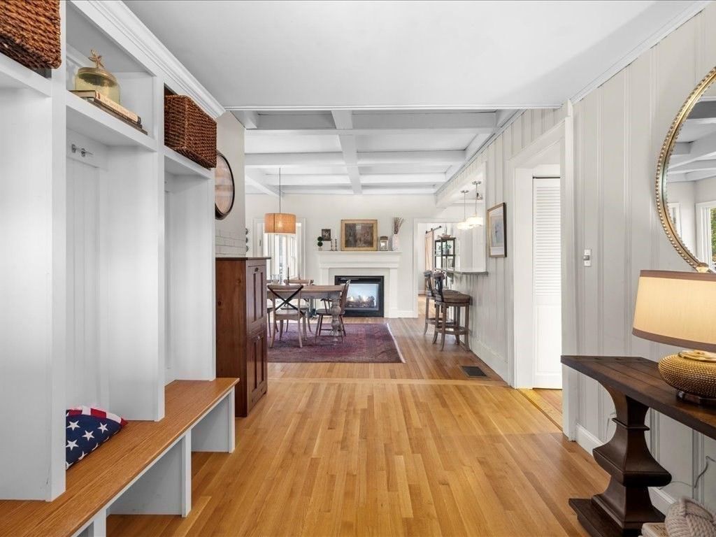 Dining room, Fireplace, Interior, Pendant Lights, Wood Texture Flooring