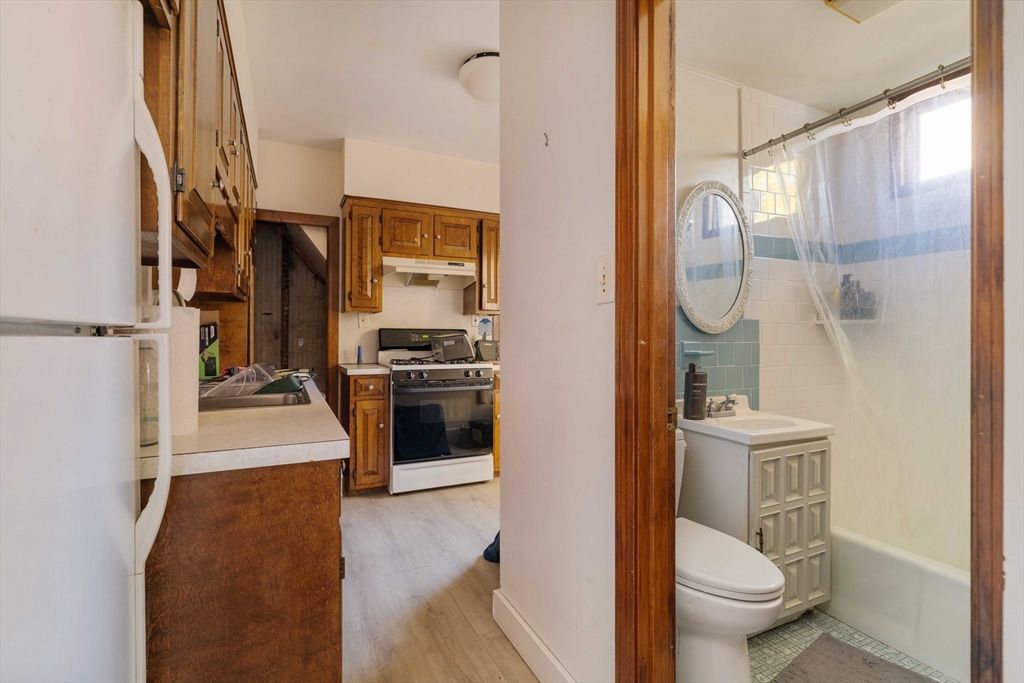Bathroom, Interior, Kitchen, Washer, Wood Texture Flooring