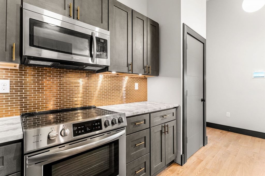Interior, Kitchen, Stainless Steel Appliances, Wood Texture Flooring