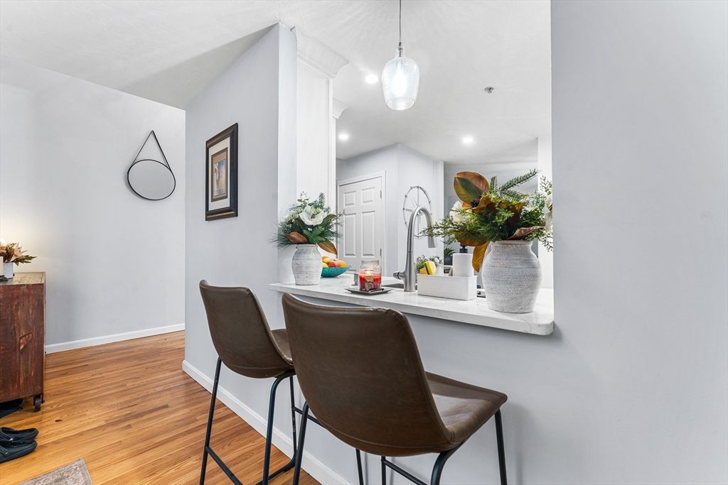 Interior, Pendant Lights, Recessed Lighting, Wood Texture Flooring