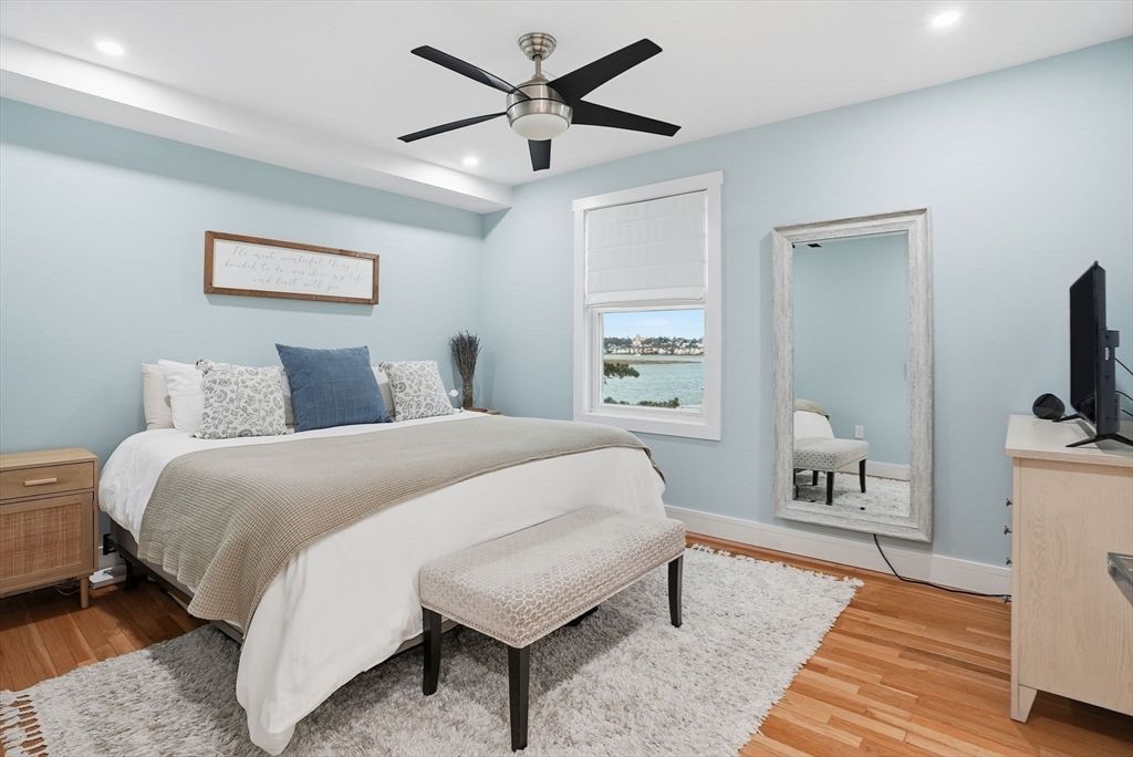 Bedroom, Interior, Recessed Lighting, Water, Wood Texture Flooring