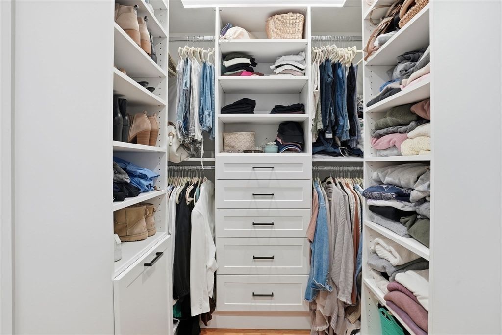 Interior, Walk-in Closets