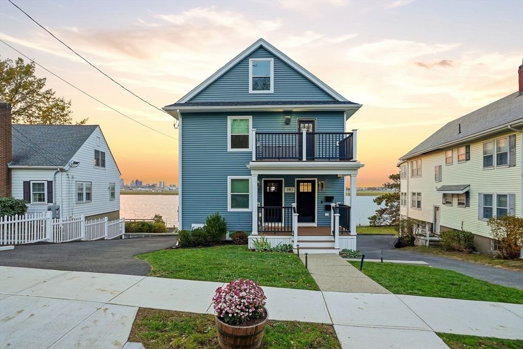 Backyard, Exterior, Facade, Water, Queen Anne Victorian