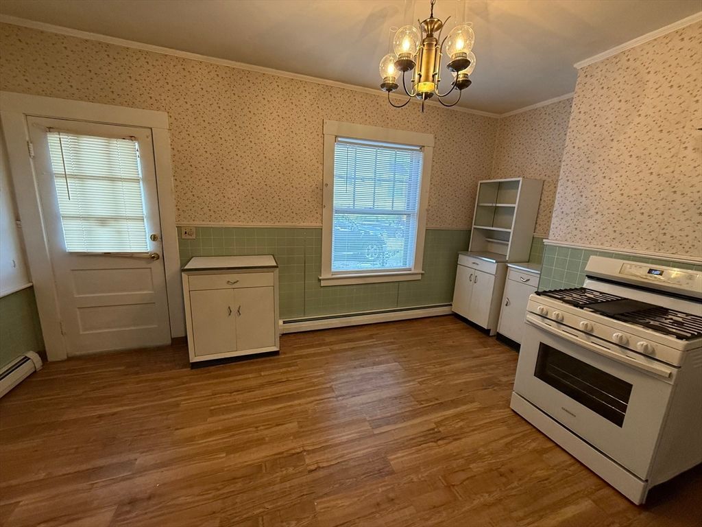 Chandelier, Interior, Kitchen, Wood Texture Flooring