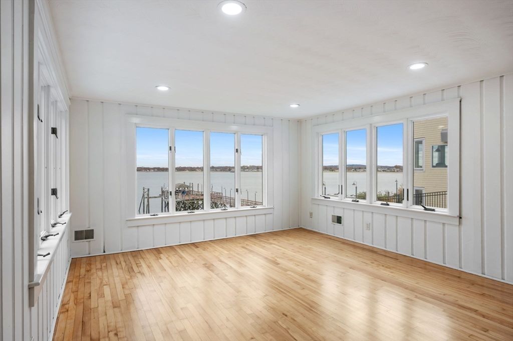 Empty room, Interior, Recessed Lighting, Water, Wood Texture Flooring