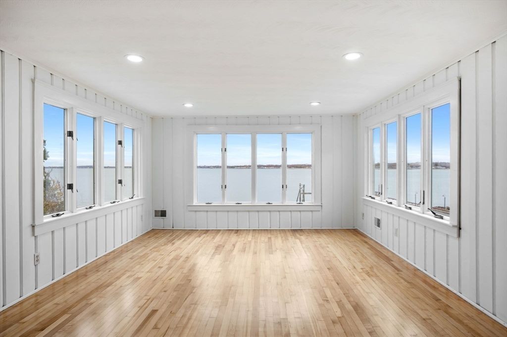 Empty room, Interior, Recessed Lighting, Water, Wood Texture Flooring