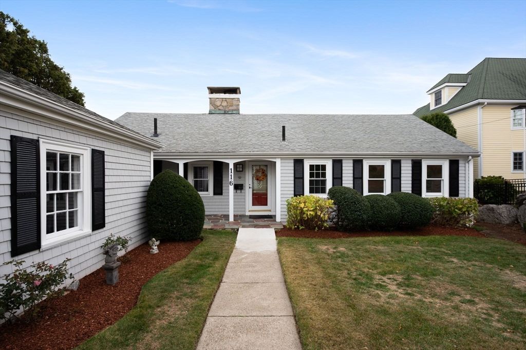 Exterior, Facade, Cape Cod