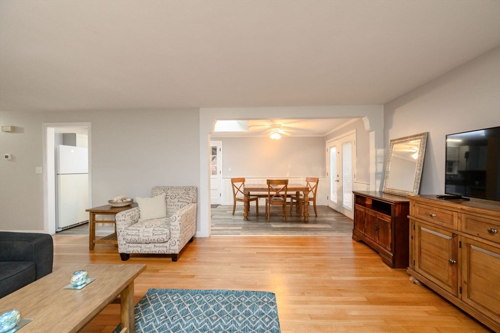 Dining room, Interior, Living room, Wood Texture Flooring