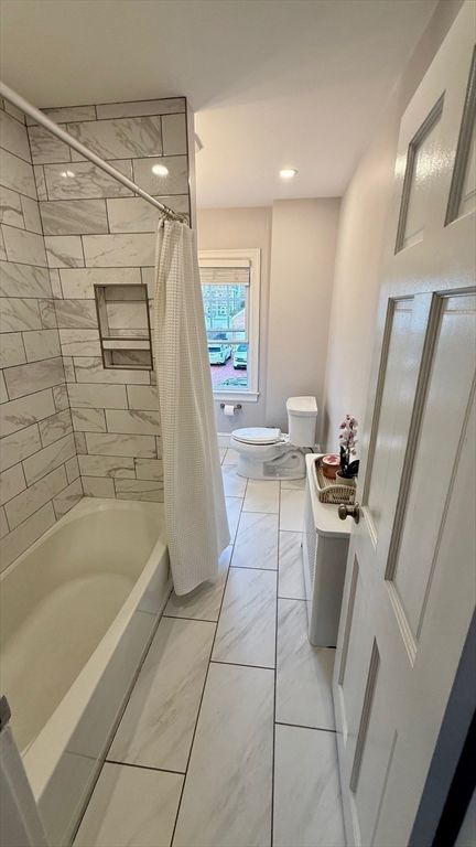 Bathroom, Interior, Marble, Marble Walls, Recessed Lighting