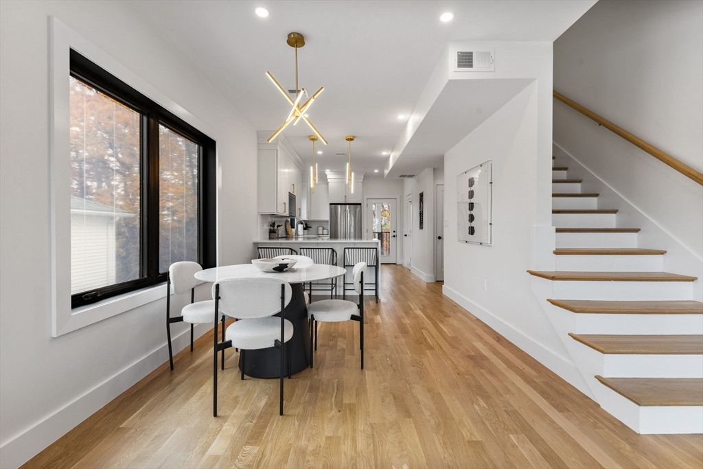 Dining room, Interior, Kitchen, Pendant Lights, Recessed Lighting, Wood Texture Flooring