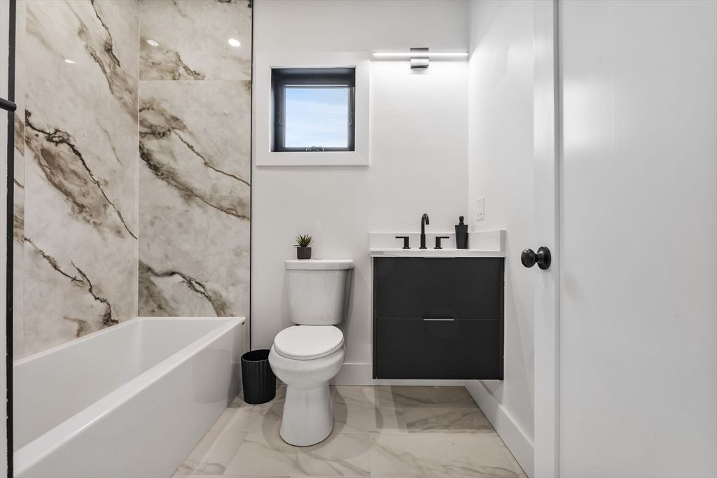 Bathroom, Interior, Marble, Marble Walls, Recessed Lighting