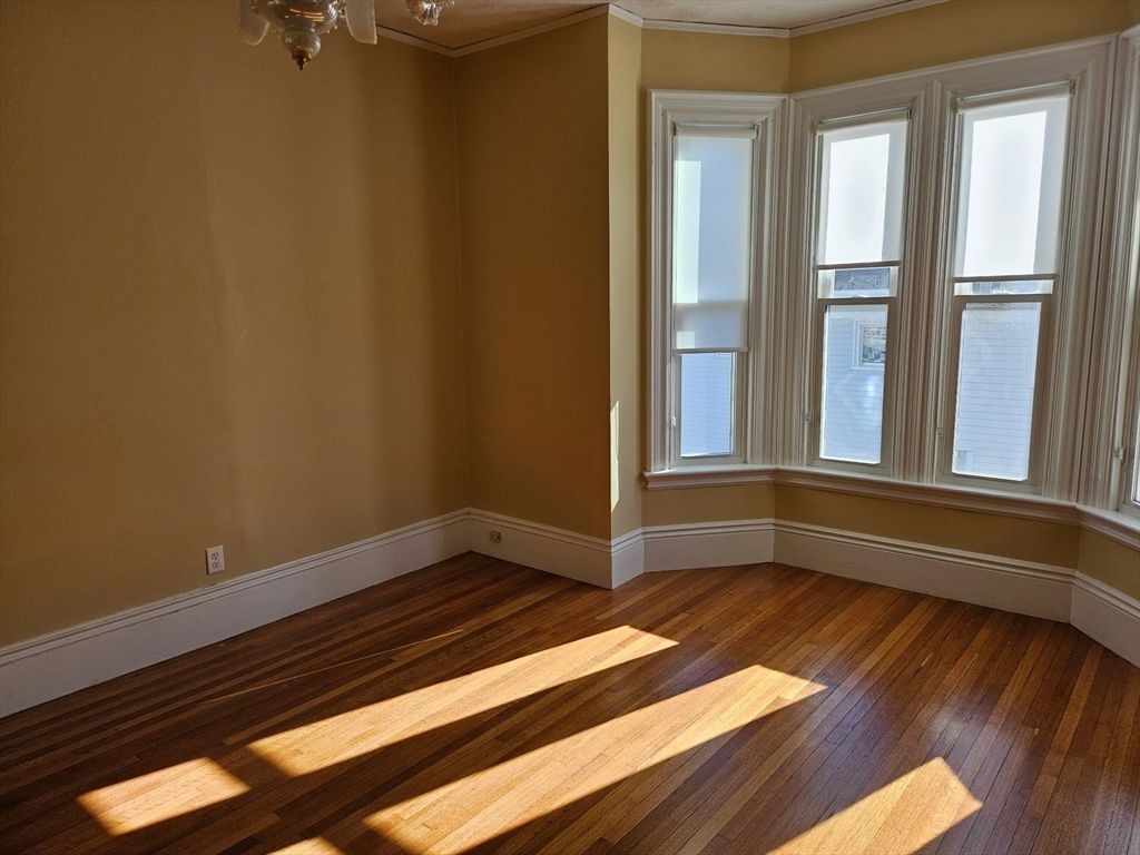 Chandelier, Empty room, Interior, Wood Texture Flooring