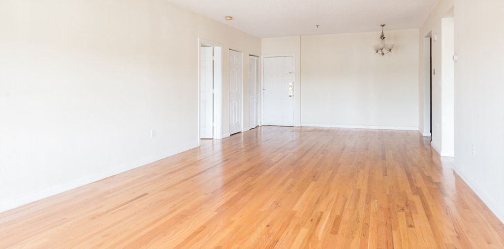 Chandelier, Empty room, Interior, Wood Texture Flooring