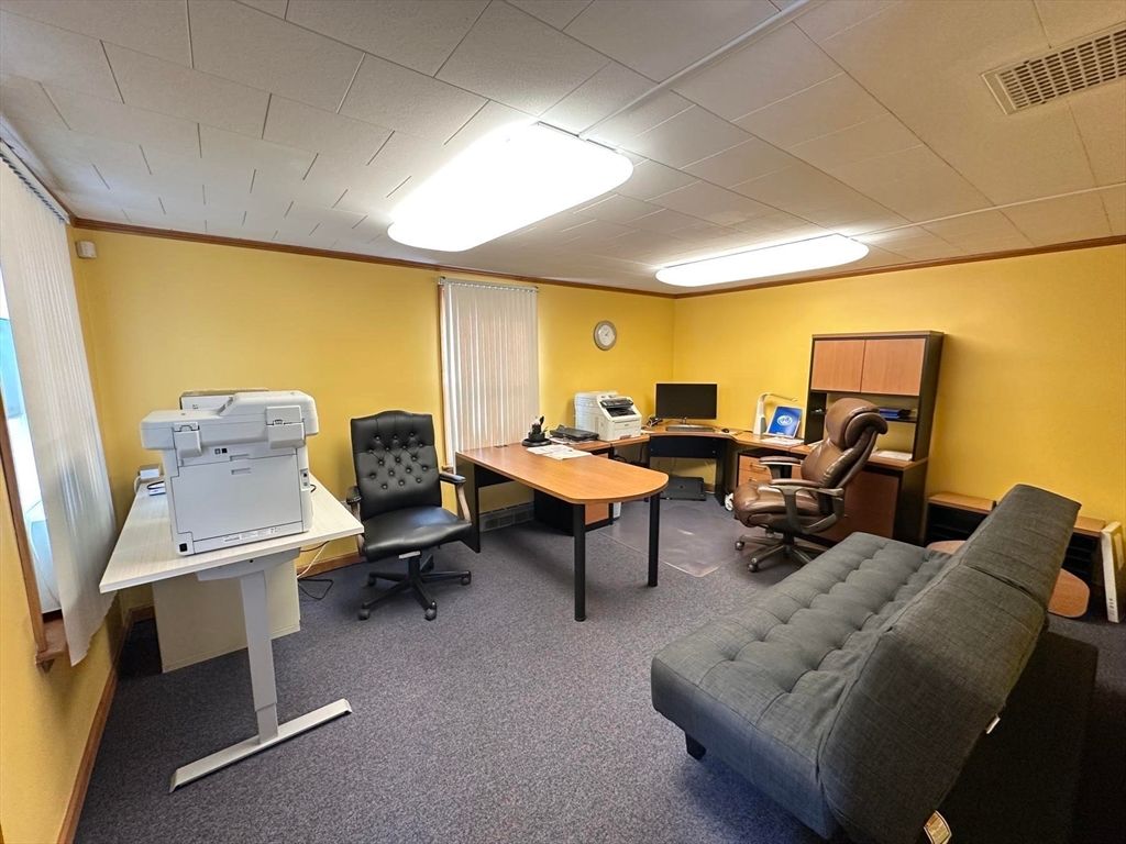 Home Office, Interior