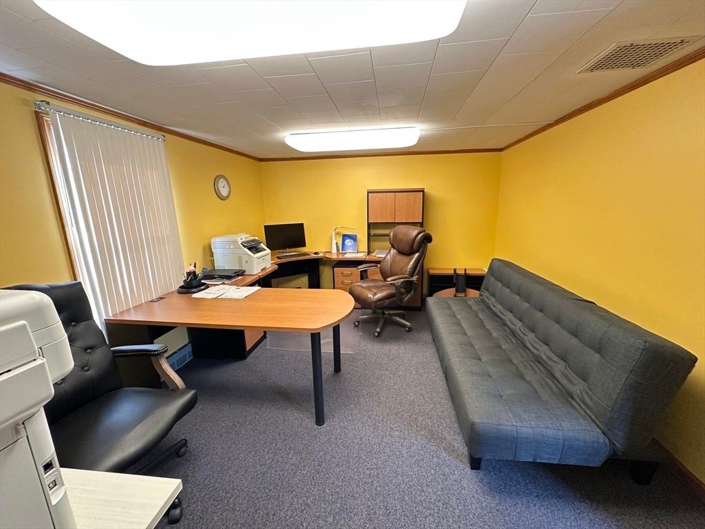 Home Office, Interior