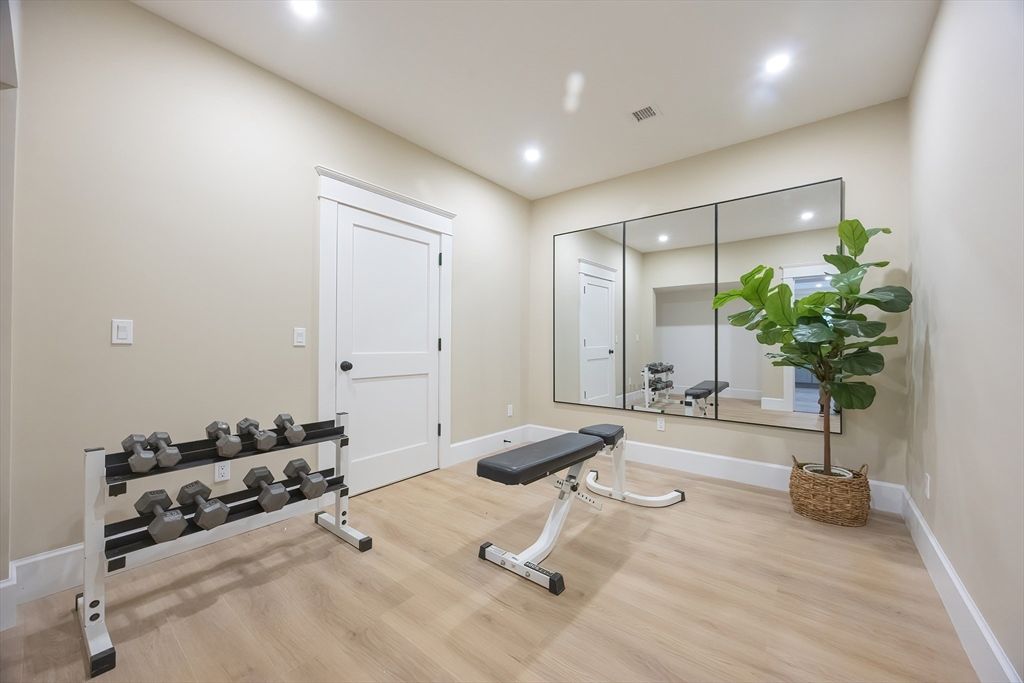 Fitness Equipment, Interior, Recessed Lighting, Wood Texture Flooring