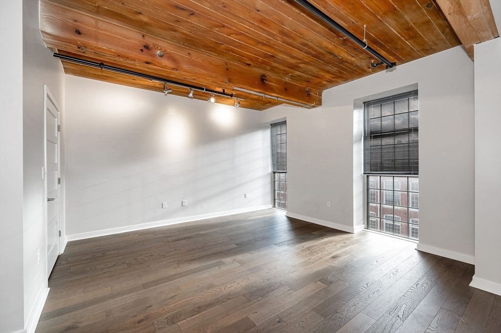 Empty room, Interior, Wooden Ceilings, Wood Texture Flooring