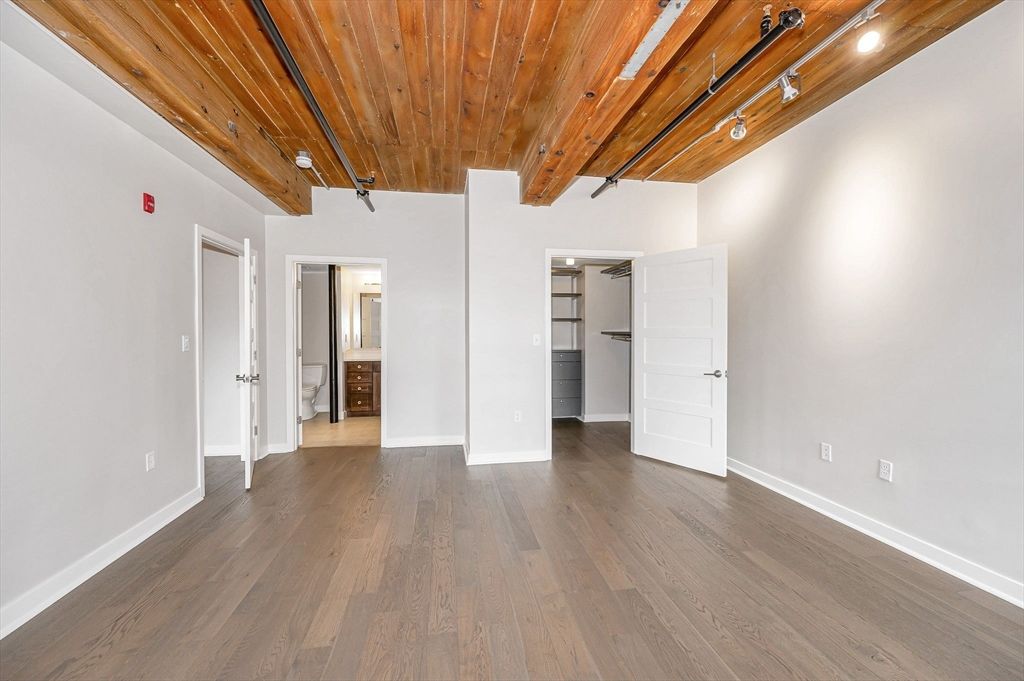 Empty room, Interior, Wooden Ceilings, Wood Texture Flooring