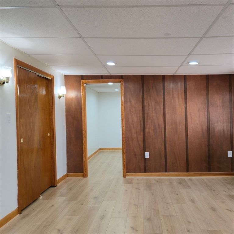 Empty room, Interior, Recessed Lighting, Wood Texture Flooring, Wooden Walls