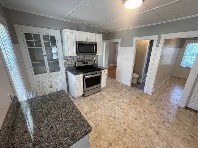 Bathroom, Interior, Kitchen, Stainless Steel Appliances