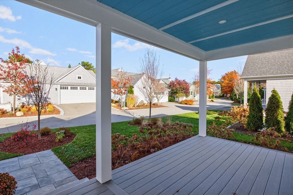 Backyard, Detached Garage, Exterior