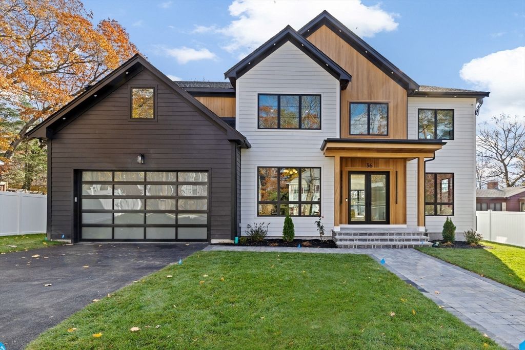 Attached, Exterior, Facade, Farmhouse