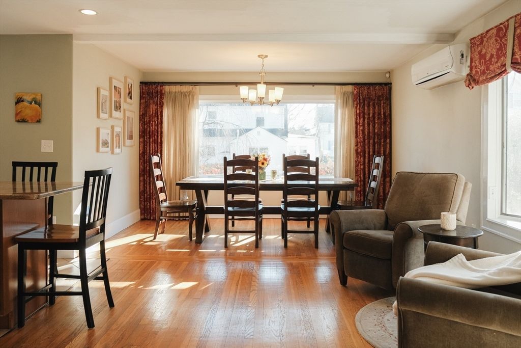 Chandelier, Dining room, Interior, Recessed Lighting, Wood Texture Flooring