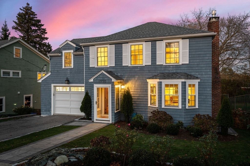 Attached, Exterior, Facade, Georgian