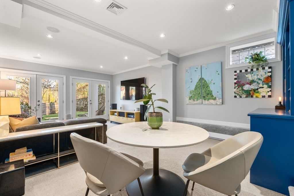 Dining room, Interior, Recessed Lighting
