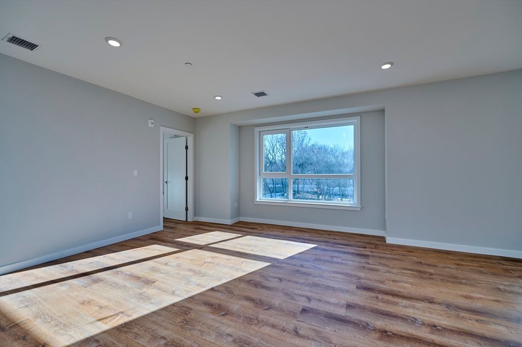 Empty room, Interior, Recessed Lighting, Wood Texture Flooring