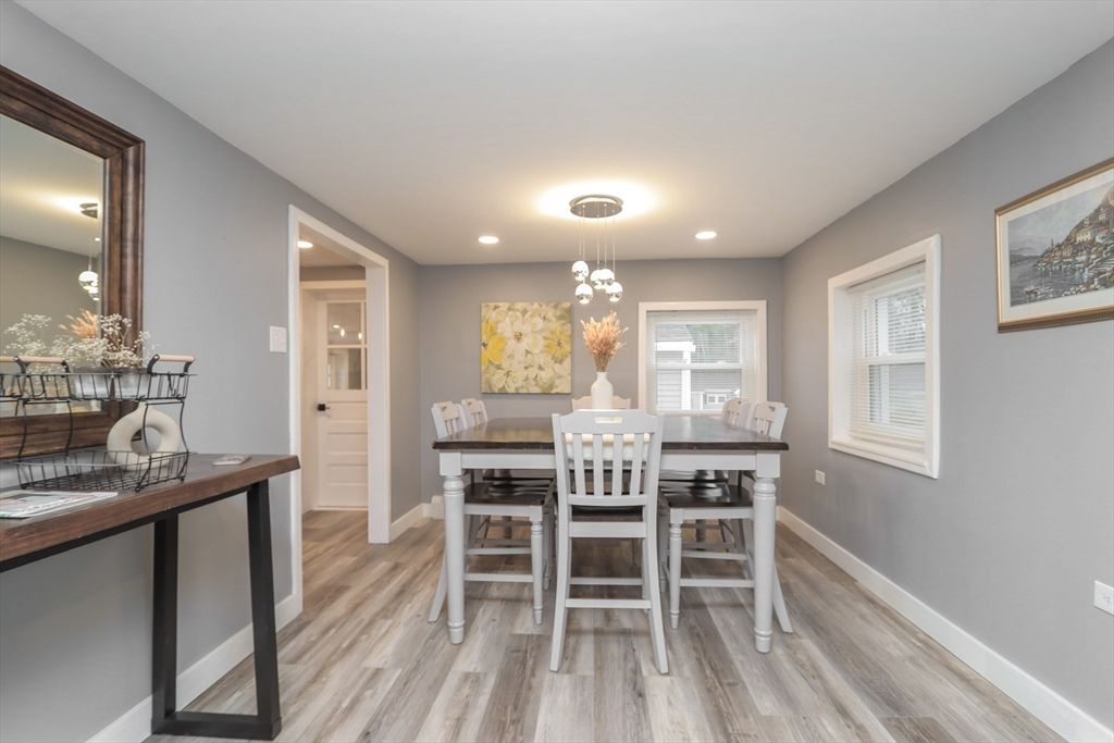 Dining room, Interior, Pendant Lights, Recessed Lighting, Wood Texture Flooring