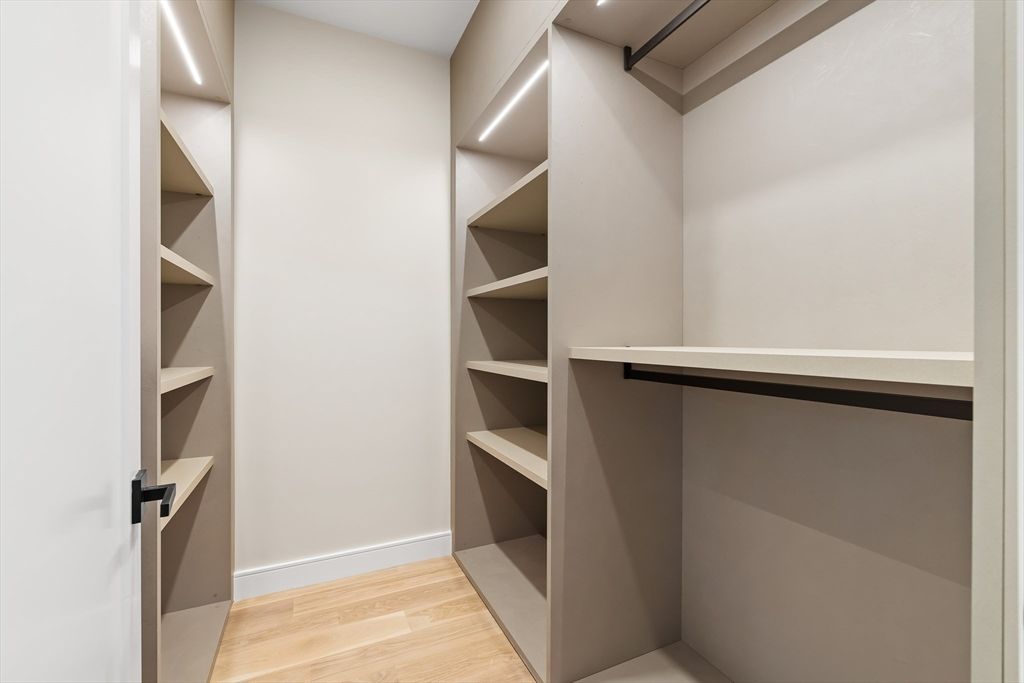 Interior, Walk-in Closets, Wood Texture Flooring