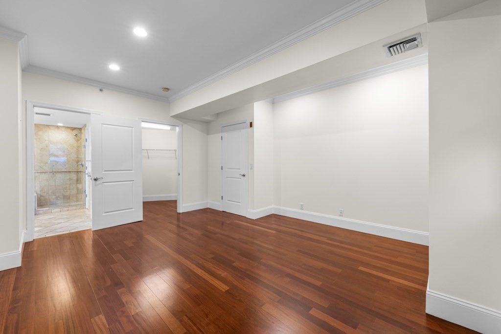 Empty room, Interior, Recessed Lighting, Wood Texture Flooring