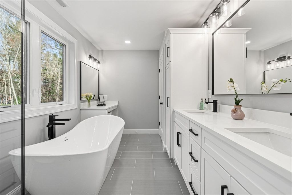 Bathroom, Dual Sink Vanities, Free Standing Baths, Interior, Recessed Lighting