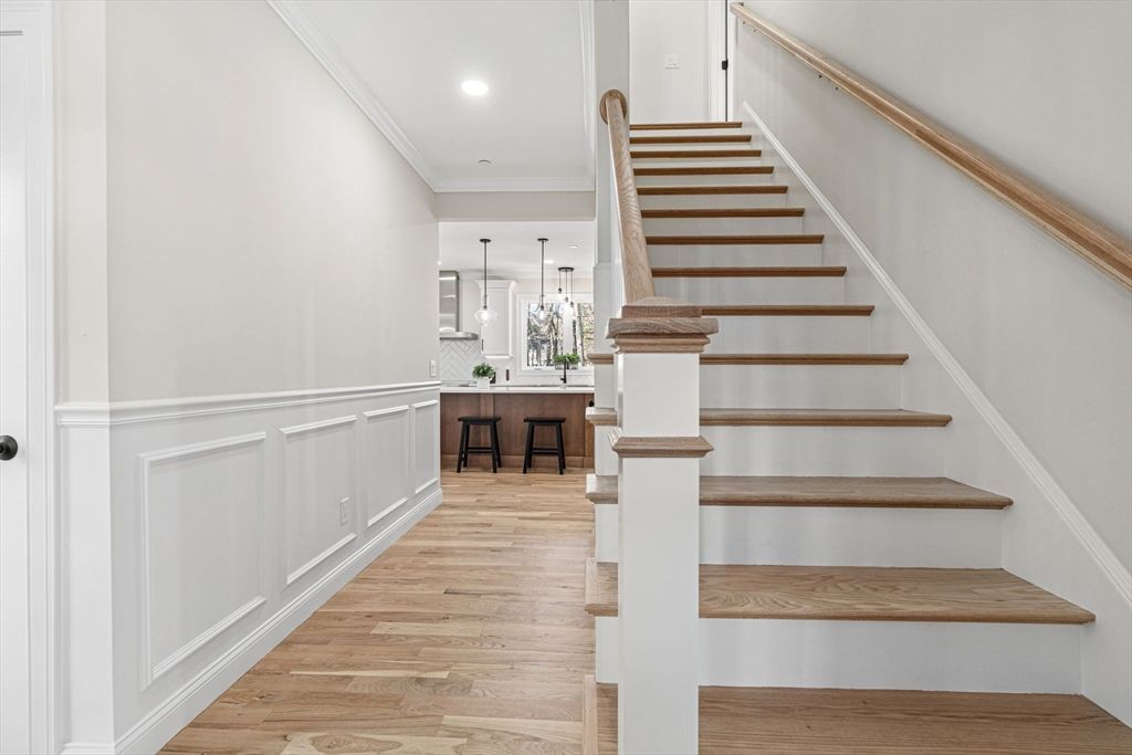 Interior, Pendant Lights, Recessed Lighting, Wood Texture Flooring
