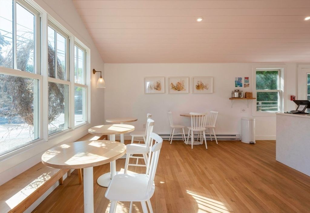 Dining room, Interior, Recessed Lighting, Wood Texture Flooring