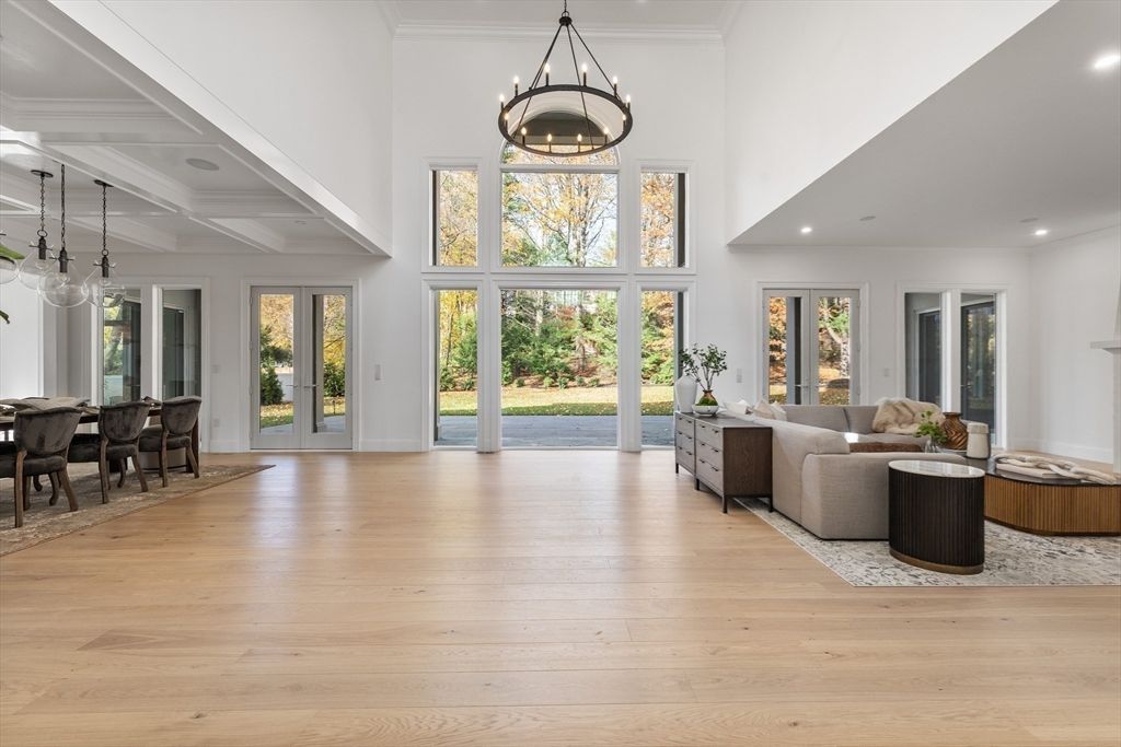 Chandelier, Dining room, Interior, Living room, Pendant Lights, Recessed Lighting, Wood Texture Flooring