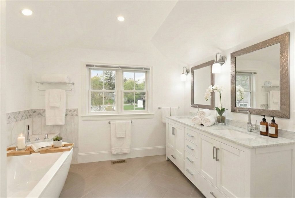 Bathroom, Dual Sink Vanities, Free Standing Baths, Interior, Recessed Lighting