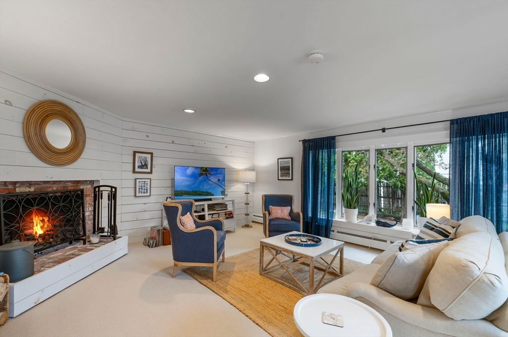 Fireplace, Interior, Living room, Recessed Lighting