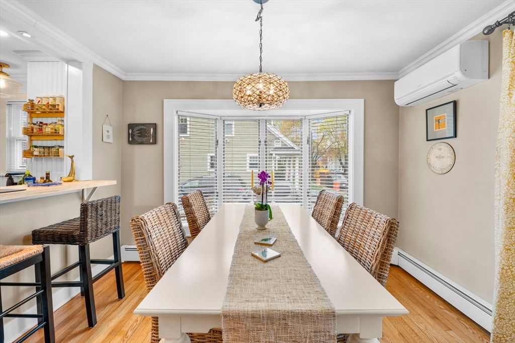 Dining room, Interior, Pendant Lights, Recessed Lighting, Wood Texture Flooring