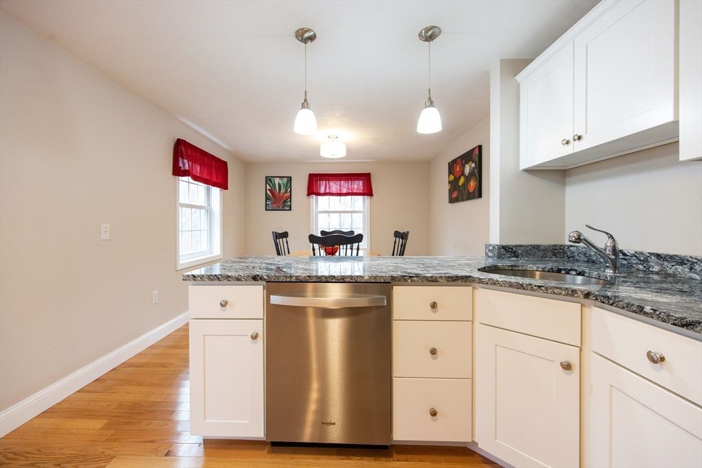 Dining room, Interior, Kitchen, Pendant Lights, Stainless Steel Appliances, Wood Texture Flooring