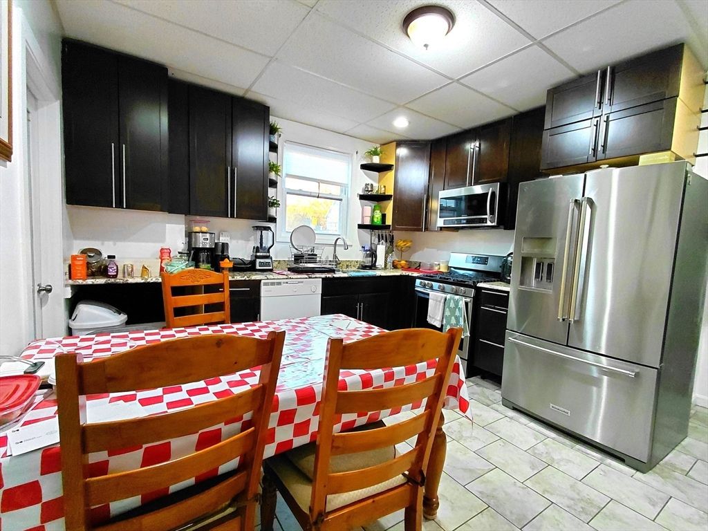 Dining room, Interior, Kitchen, Stainless Steel Appliances